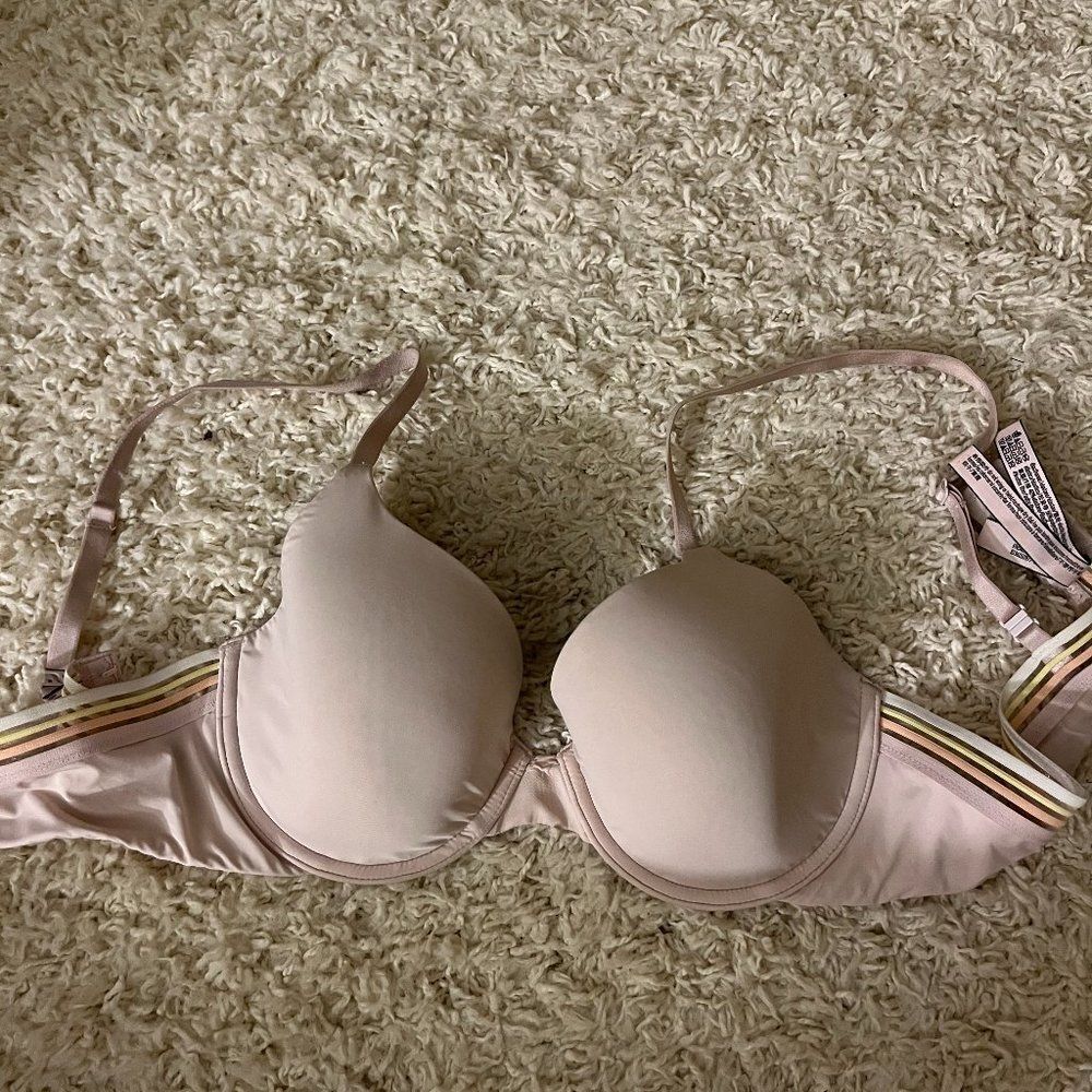 Victoria's secret light lined full coverage t shirt bra 36b